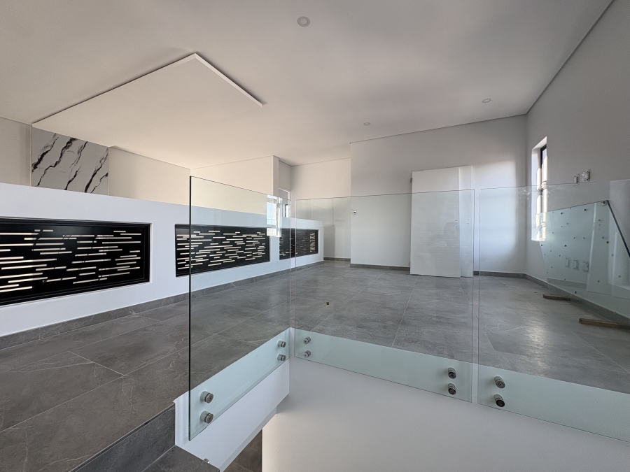 5 Bedroom Property for Sale in Sandown Western Cape